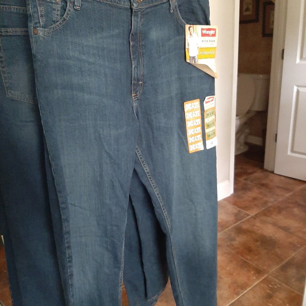 Wrangler Five Star Relaxed Fit Jean. 38x32. NWT.